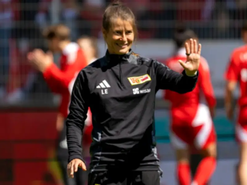 DFB-Frauen feiern Marie-Louise Eta: Historische Trainerinnen-Rolle bei Union Berlin