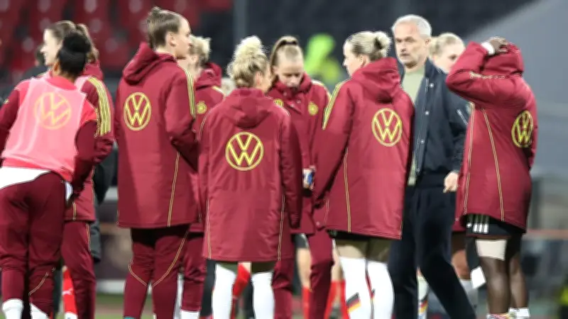 DFB-Frauen vor Rückspiel: Wück fordert bessere Basics gegen defensives Österreich
