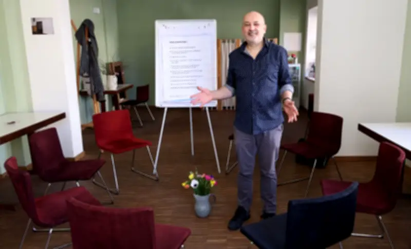 Dialog statt Konflikt: Wie ein Mediator aus Halle Nachbarn durch Gespräche verbindet