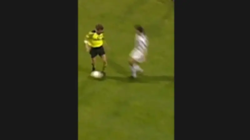 Die legendäre Schwalbe von 1995: Ein historischer Eklat im deutschen Fußball