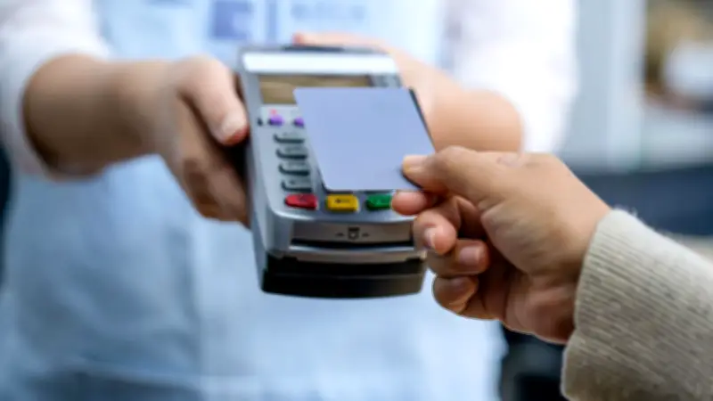 Digitale Trinkgeld-Vorschläge bei Kartenzahlung: Viele Gäste fühlen sich unter Druck gesetzt