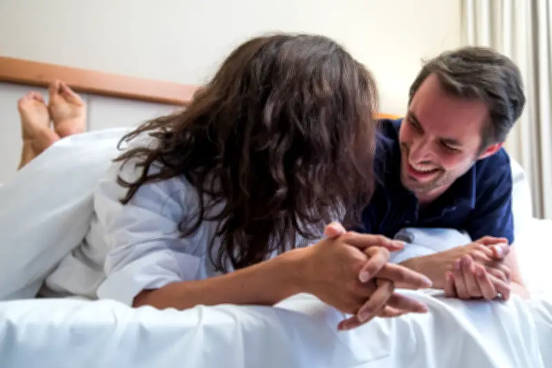 Doppelbett-Schlafgeheimnis: Warum zwei Matratzen oft besser sind als eine