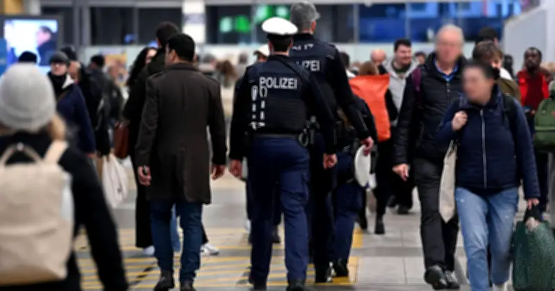 Doppelte Bedrohung in München: Mann löst zweimal Polizeieinsätze in Zügen aus