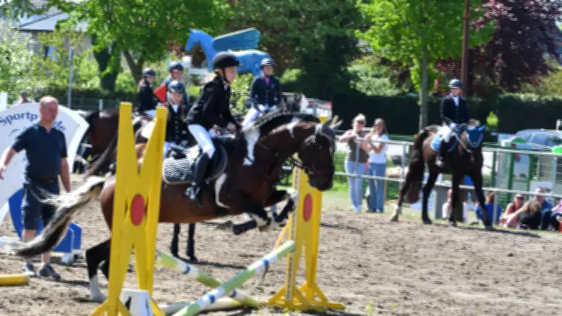Doppelter Reitspaß: Nachwuchs sammelt Erfahrungen in Rehna und Gadebusch