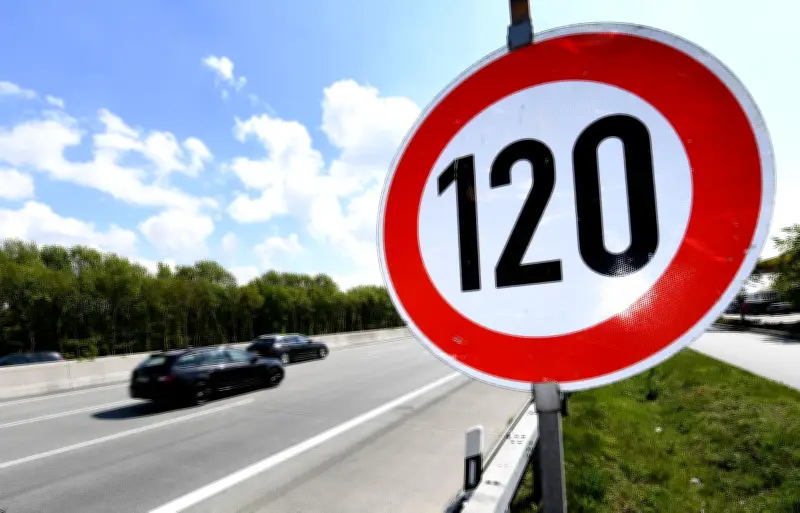 Doppeltes Bußgeld bei Tempolimit: Wann Vorsatz unterstellt wird