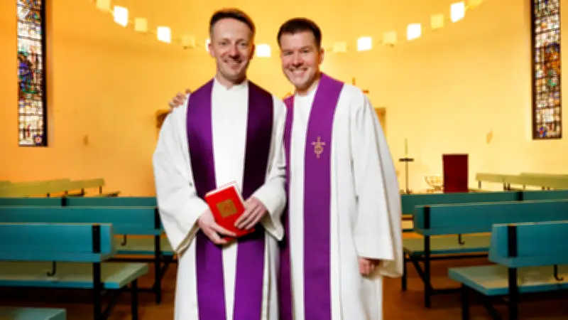 Doppeltes Glück: Zwei Männer mit identischem Namen heiraten und arbeiten gemeinsam