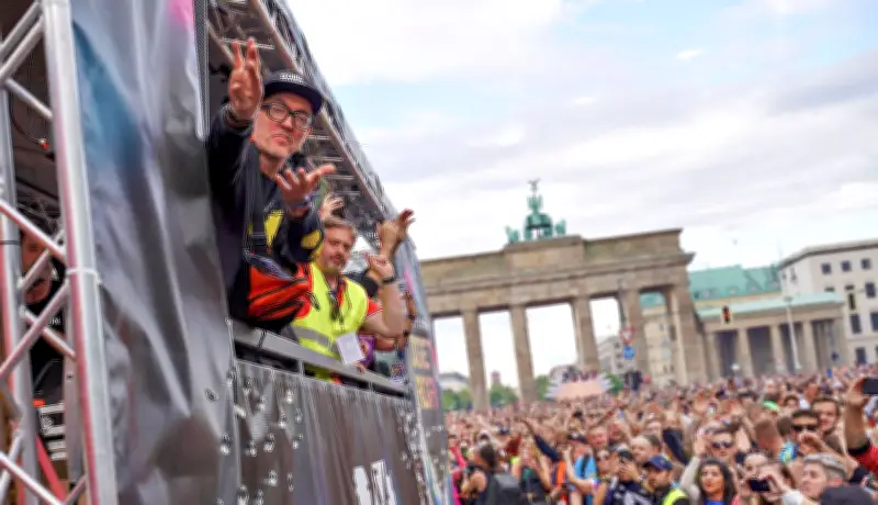 Dr. Motte bringt Loveparade-Feeling zum 50. Jubiläum des Dessauer Waldbads