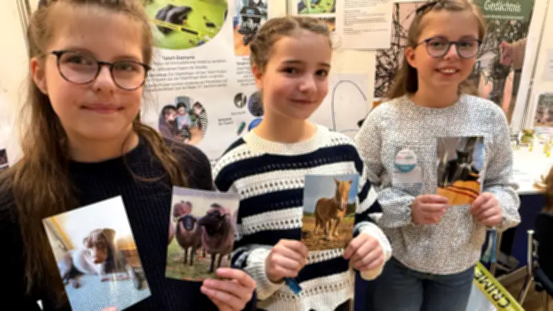 Drei Nachwuchsdetektivinnen aus MV überzeugen bei Jugend forscht mit forensischer Spurensuche