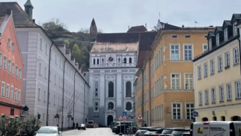 Drohnen-Alarm über Landshut: Jugendlicher aus Puchheim fliegt über Polizeigebäude