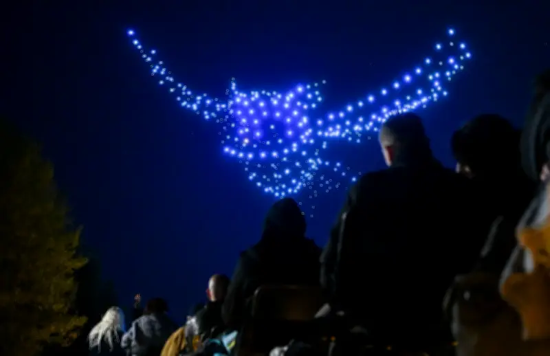 Drohnen tanzen in Berlin: Lichtshow in den Gärten der Welt