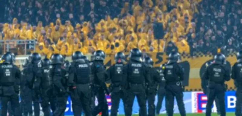 Dynamo Dresden gegen Hertha BSC: Gewaltsame Ausschreitungen überschatten Zweitliga-Spiel