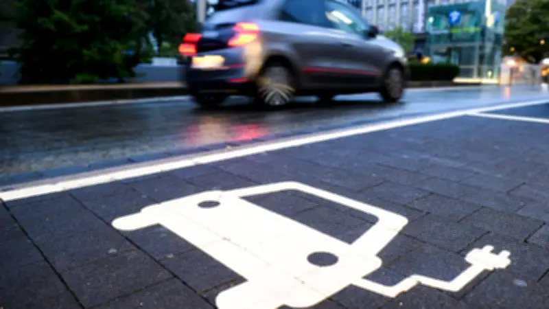 E-Auto vs. Verbrenner: Wann sich der Umstieg wirklich lohnt