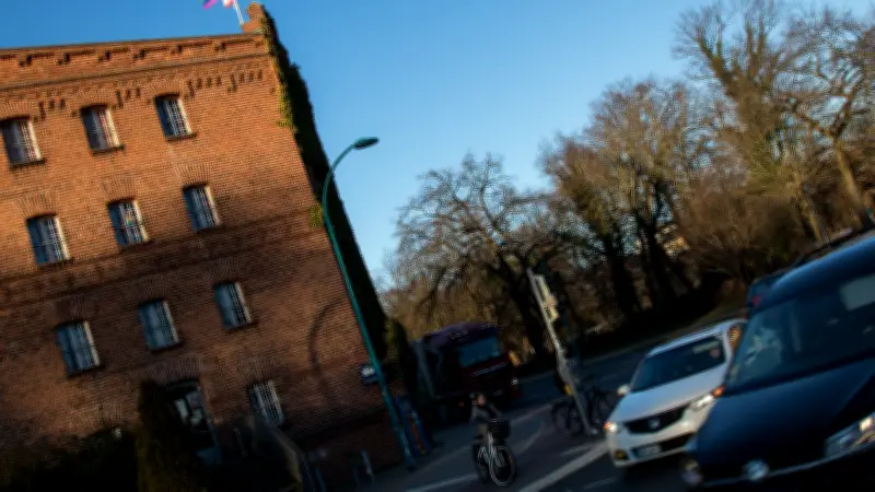 Einbruch während Techno-Party: Polizei stellt Verdächtige in Neubrandenburg