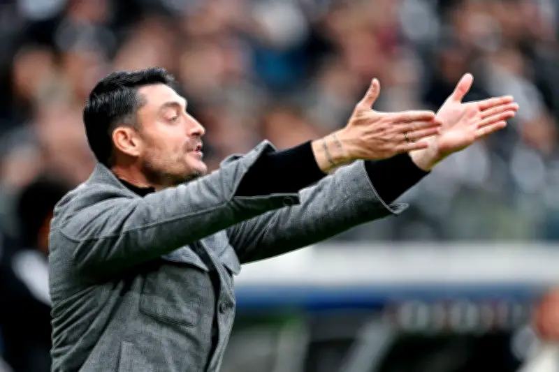 Eintracht-Coach Riera hadert mit Amtsantritt und stellt klare Forderungen an Uzun