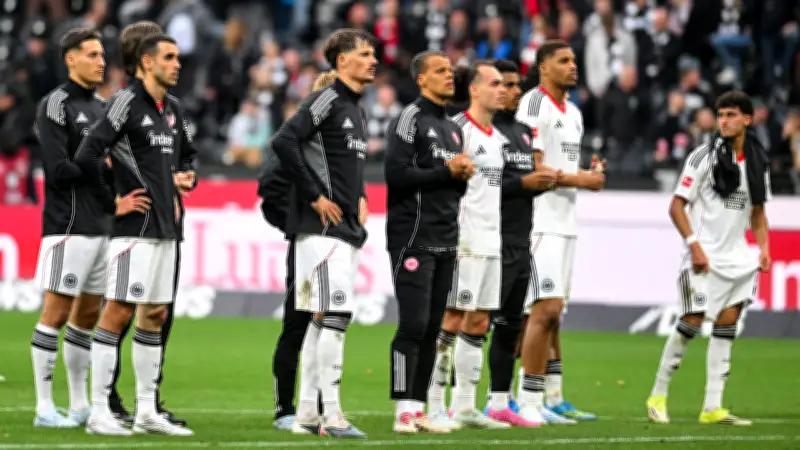 Eintracht Frankfurt: Führungsspieler kritisieren Trainer nach verpatztem Sieg gegen Köln