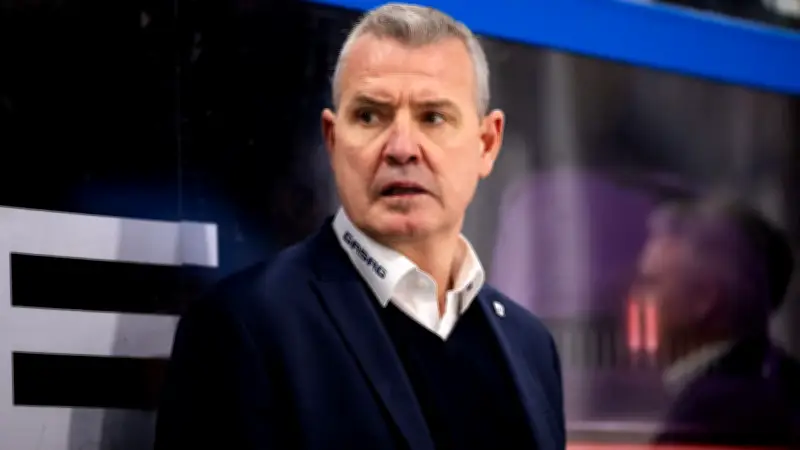 Eisbären Berlin im Viertelfinale unter Druck: Trainer Aubin fordert deutliche Leistungssteigerung