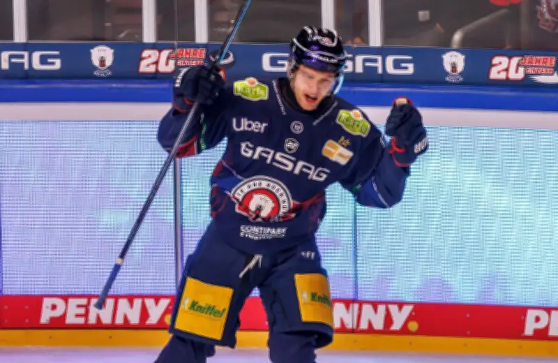 Eisbären Berlin: Lean Bergmann fällt nach schwerer Beinverletzung monatelang aus