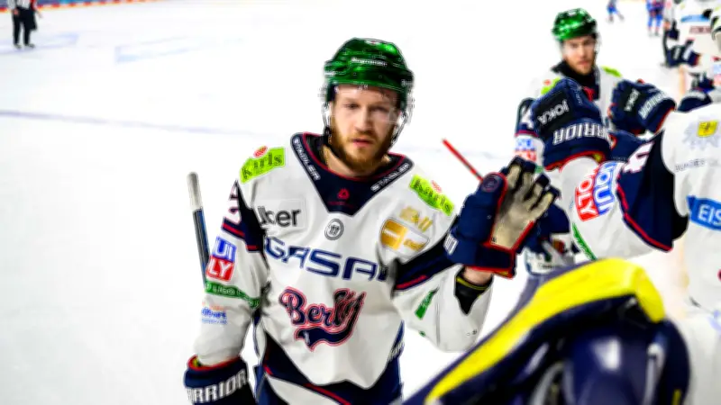 Eisbären Berlin vor Meistertitel: Eric Mik mit Rekord-Hattrick