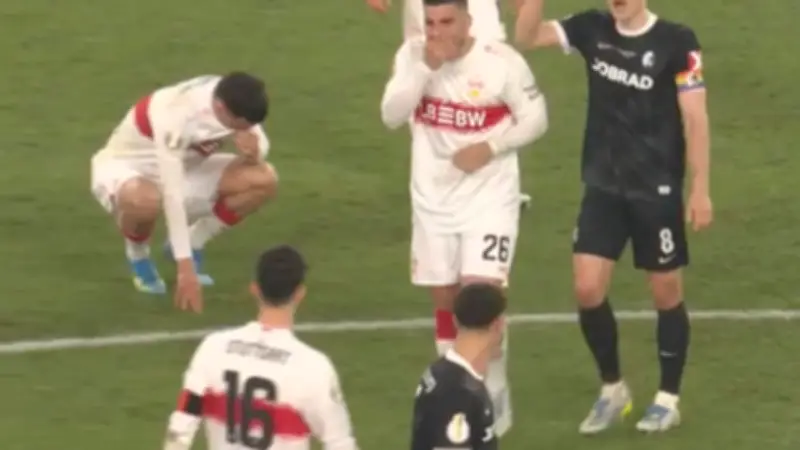 Eklat im Pokal: Stuttgart-Star übergibt sich auf dem Rasen