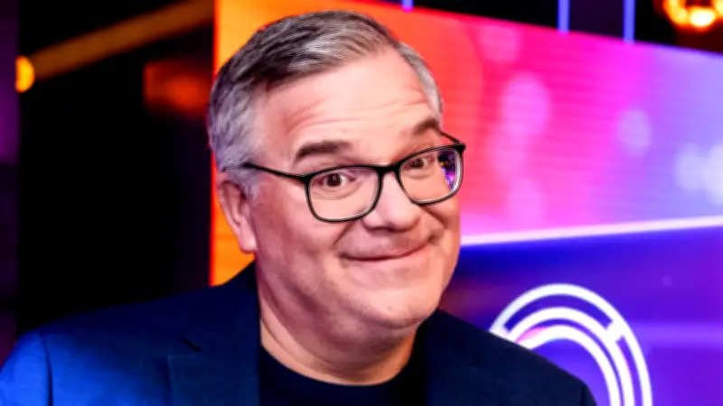 Elton im Steckbrief: Vom TV-Praktikanten zum Entertainer-Star