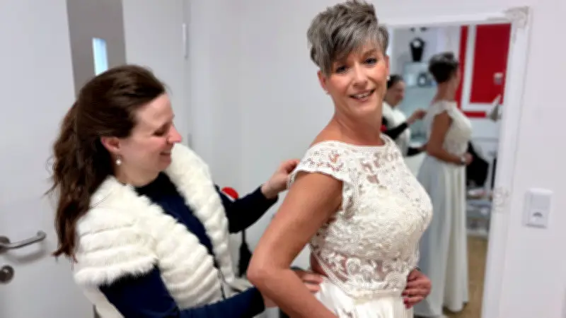 Emotionale Erinnerungen neu gestalten: Hornburger Schneiderin verwandelt alte Brautkleider