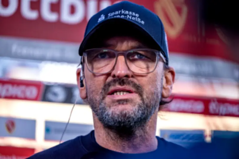 Energie-Trainer Wollitz fordert Reformen: VAR, TV-Gelder und Aufstiegsregeln in der 3. Liga