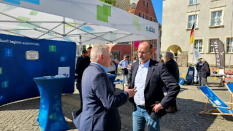 Energietag in Anklam: Marktplatz wird zur Bühne für erneuerbare Energien und Familienfest