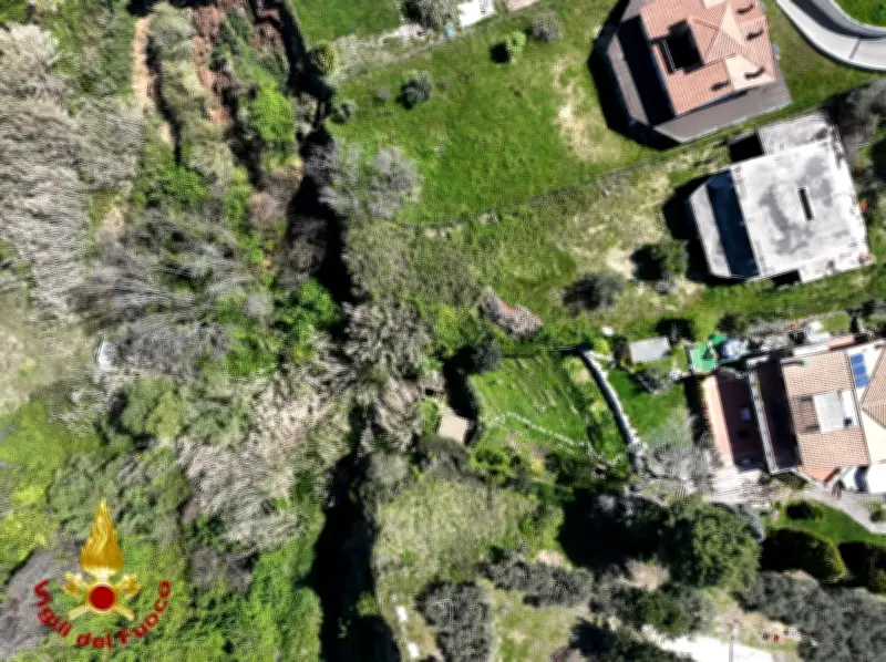 Erdrutsch in Süditalien: Langsame Bewegung mit massiven Folgen für Verkehr und Häuser