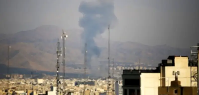 Eskalation im Nahen Osten: Schwere Angriffe auf Teheran und Raketenbeschuss Israels