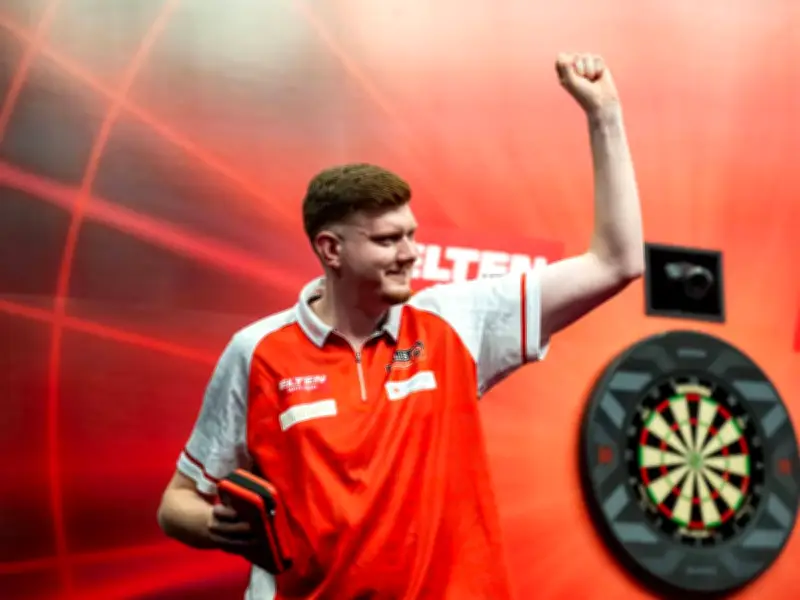 European Darts Grand Prix in Sindelfingen: Deutsches Trio trifft auf harte Gegner
