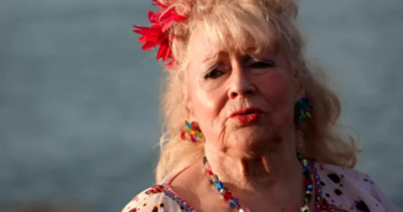 Eva Jacob: Geburtstagsfeier geplatzt - Sängerin nach Knie-OP im Krankenhaus