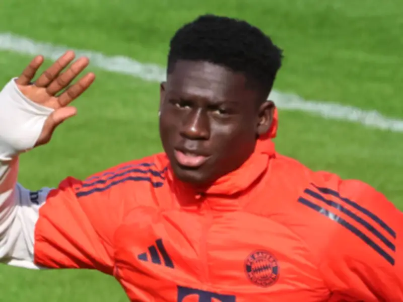 FC Bayern: Bara Sapoko Ndiaye feiert Bundesliga-Kaderpremiere gegen St. Pauli