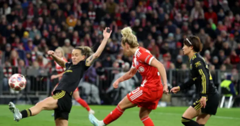 FC Bayern Frauen erkämpfen sich mit spätem Doppelschlag das Champions League Halbfinale