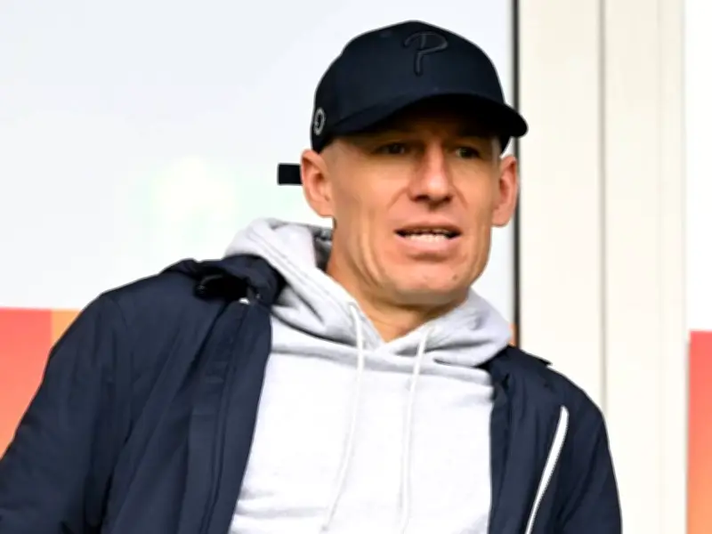 FC Groningen verteidigt Arjen Robben nach hitziger Szene am Spielfeldrand