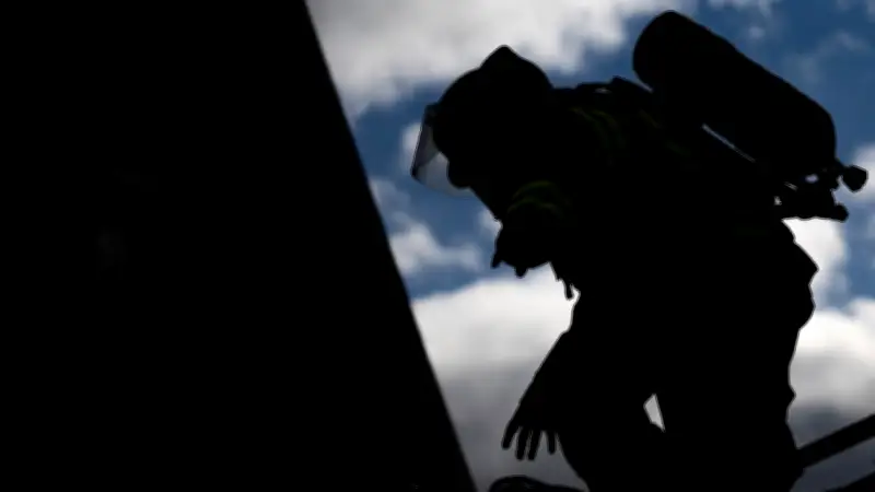 Fehlalarm in Bad Saulgau: Sonne verwandelt Dachschnee in harmlosen Wasserdampf