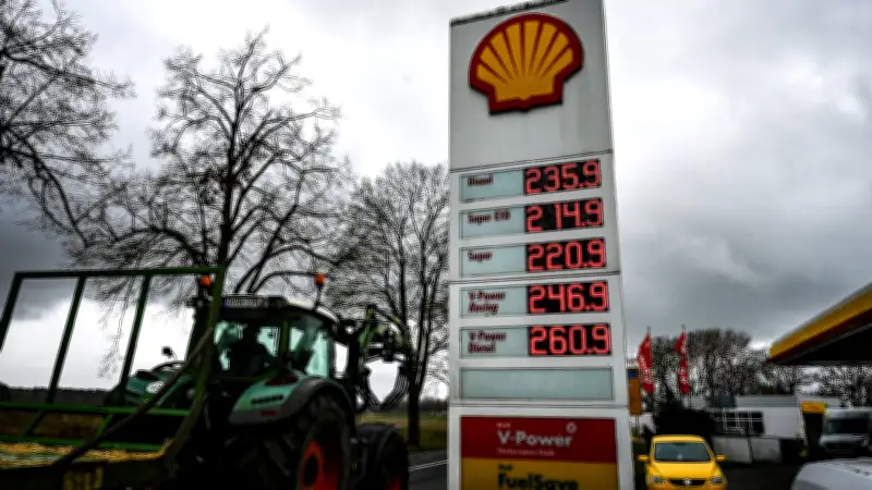 Feuerpause im Iran-Krieg lässt Ölpreis abstürzen – Wann kommen sinkende Spritpreise?