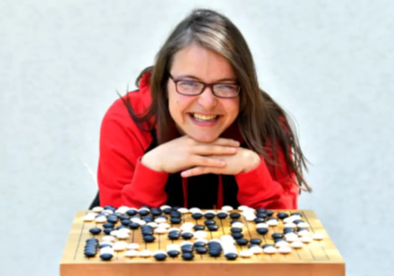 Forscher untersuchen Gehirnaktivität bei Go-Spiel: Elektroden-Experiment in Jena