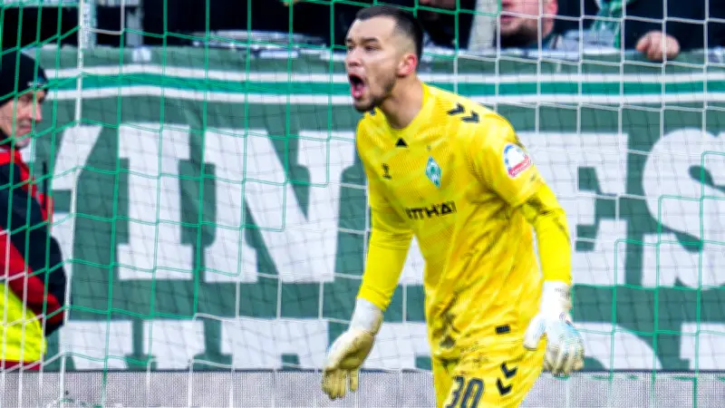 Frank Rost analysiert Nord-Derby: Backhaus muss Gegnern Angst einjagen