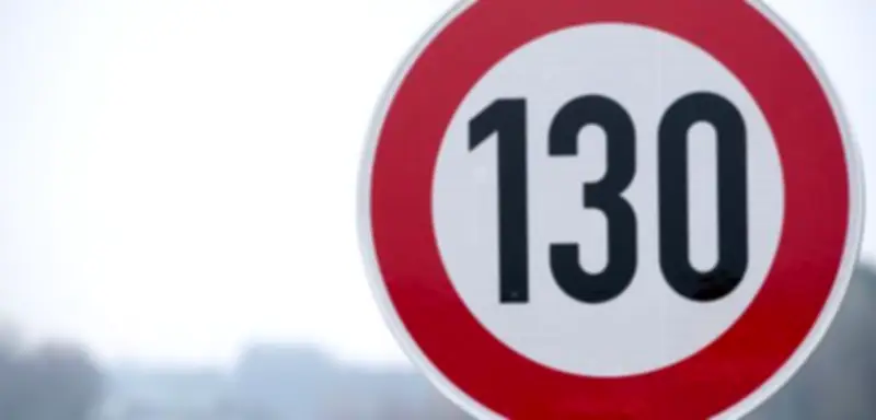 Fratzscher: Autofreie Sonntage und Tempolimit in Energiekrise nötig