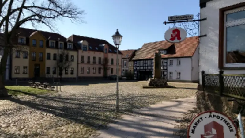 Frühlingserwachen in Wesenberg: Maibaumtradition und Flohmarkt laden ein
