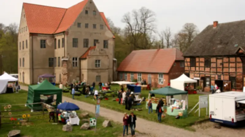 Frühlingsmarkt im Schloss Ludwigsburg: Regionale Produkte und Blasmusik am 25. April