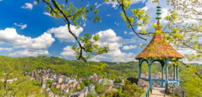 Frühlingsreisen: Städtetrips, Flugchaos durch Irankrieg und Hotelzimmer-Horror