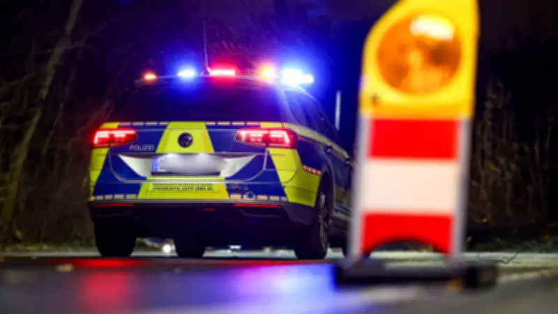 Frühmorgendlicher Unfall in Dessau: Zwei Verletzte und 20.000 Euro Sachschaden