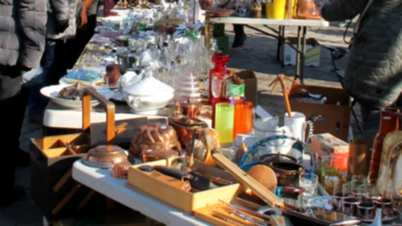 Friedrichshagen bei Greifswald: Ganzes Dorf verwandelt sich in riesigen Flohmarkt