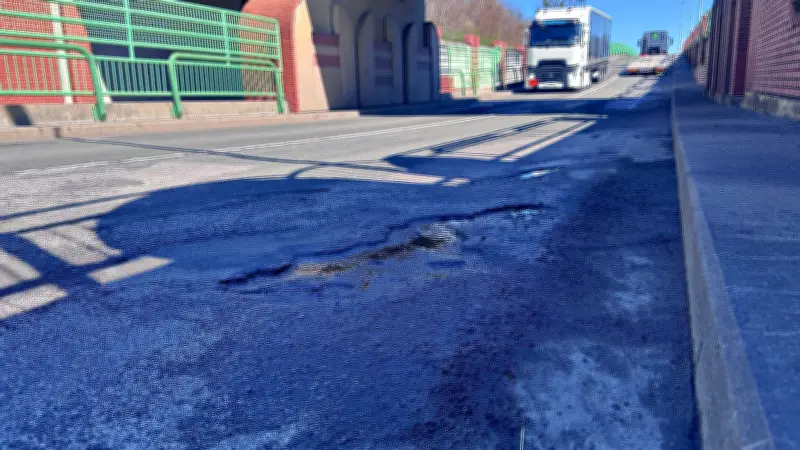 Frostschäden auf Straßen im Altkreis Bitterfeld: Kommunen reagieren unterschiedlich