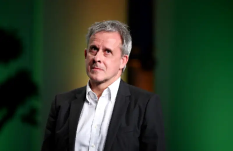 Fußball-Legende Pierre Littbarski: Scheidung nach langer Ehe - Sprachbarriere als Hauptgrund