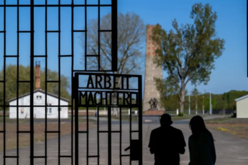 Gedenkstätte Sachsenhausen erinnert an 81. Jahrestag der KZ-Befreiung in Oranienburg