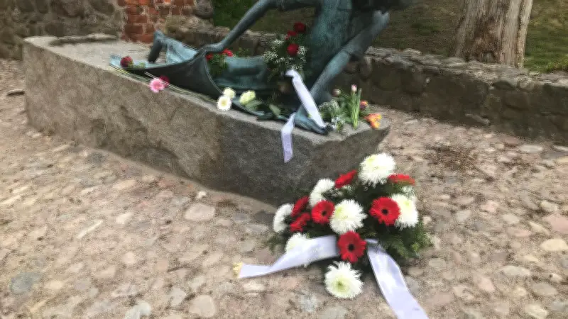 Gedenkstunde zum Kriegsende in Neubrandenburg am 29. April