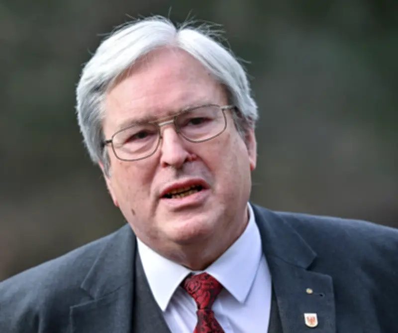 Gericht untersagt Ex-Minister Steinbach Beraterjob bei Tesla-Kanzlei bis 2026