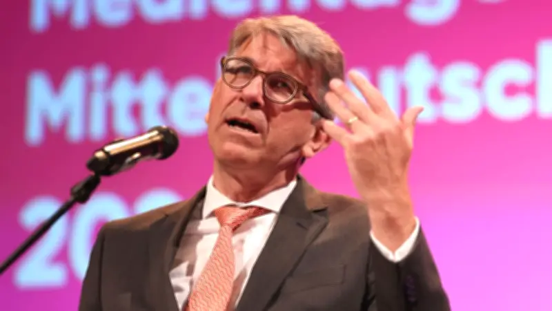 Gericht verbietet Minister, Buchladen-Betreiber als Extremisten zu bezeichnen